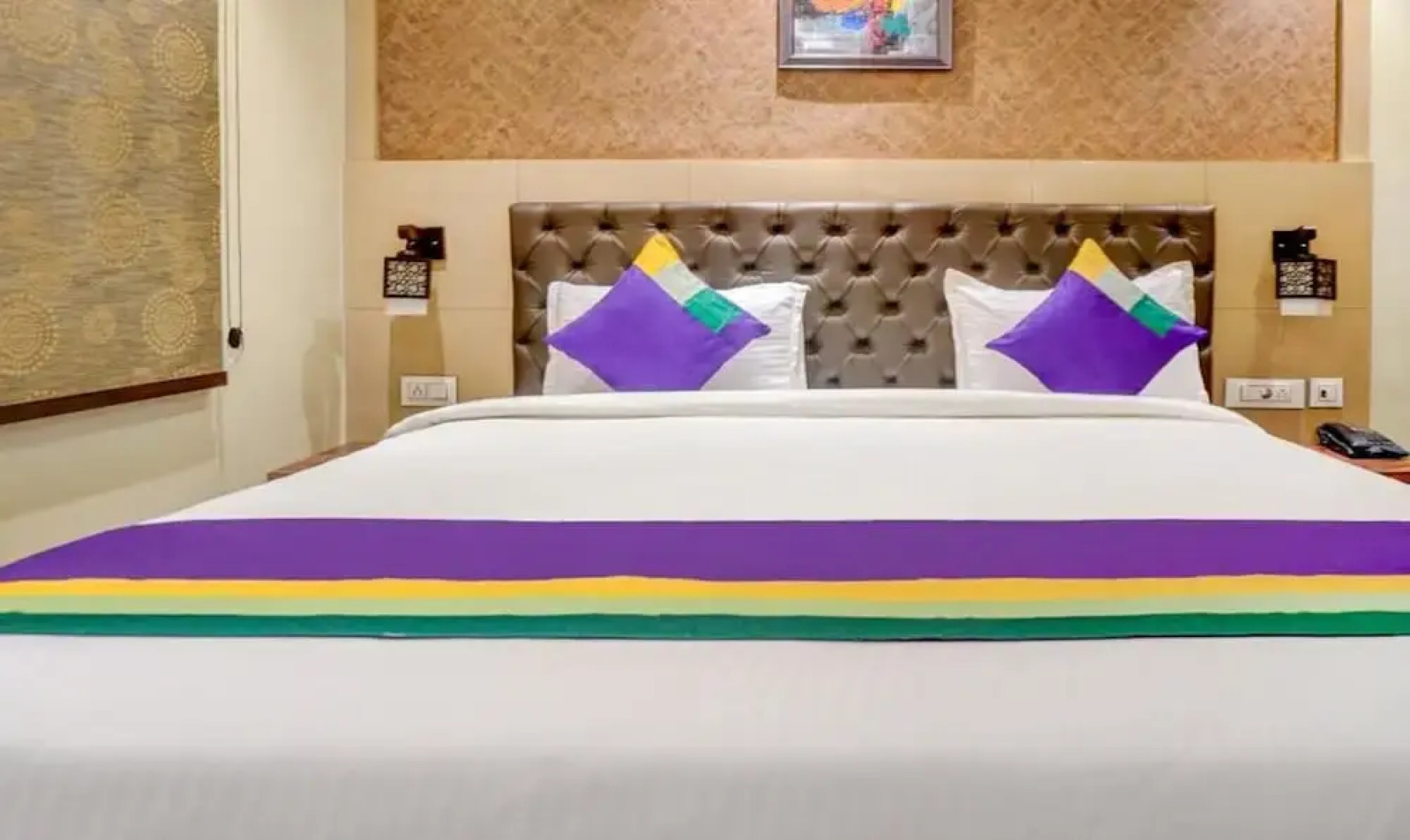 The Golden Crown Hotel Banquet & Cafe