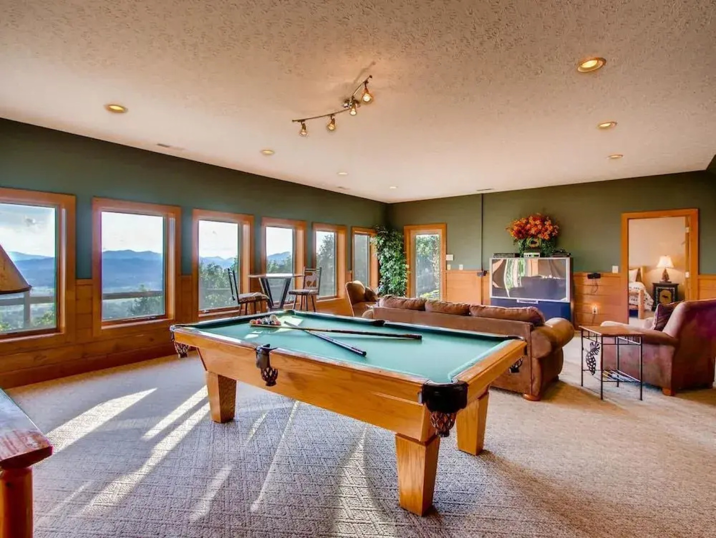 Dogwood Cabin 2606 by RedAwning