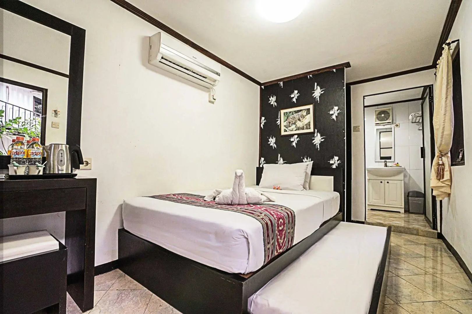 Royal Caravan Hotel Trawas