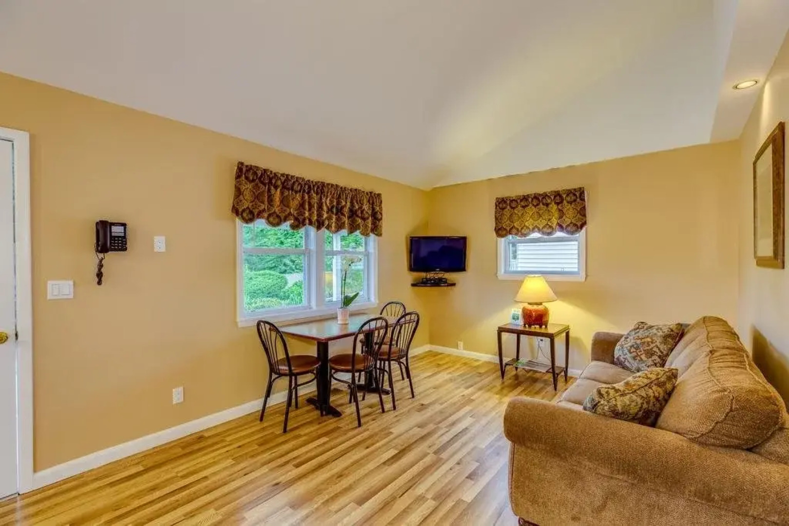 Colonial Shores Resort