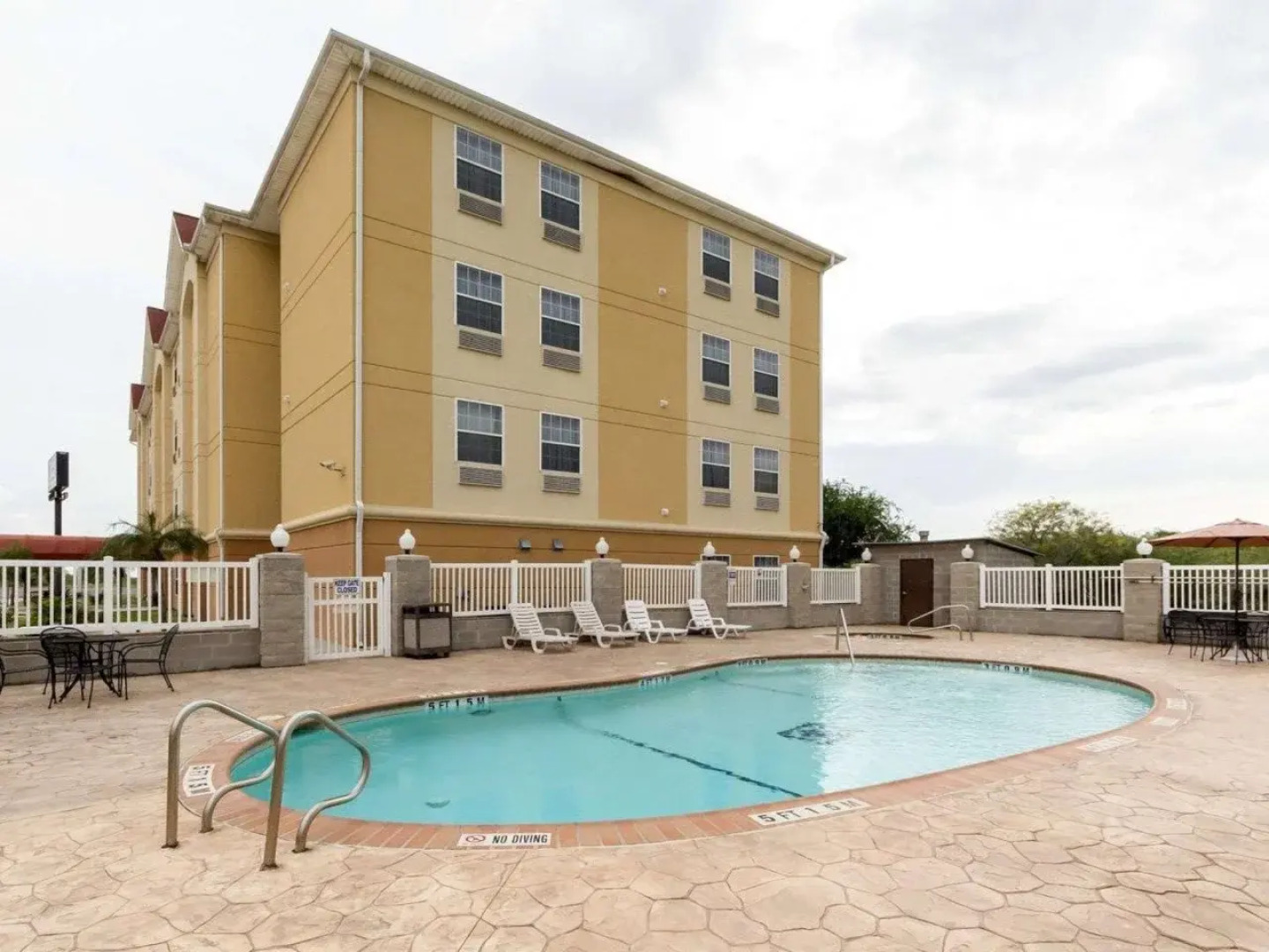 Best Western Ingleside Inn & Suites