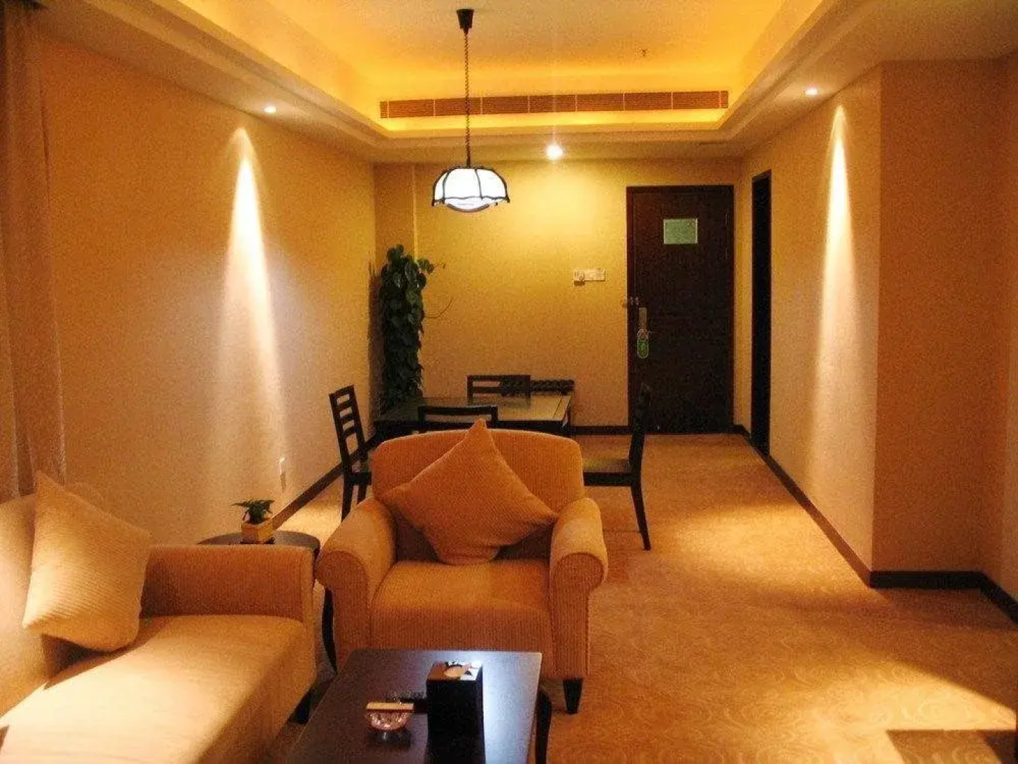 Dongzhu Big Hotel