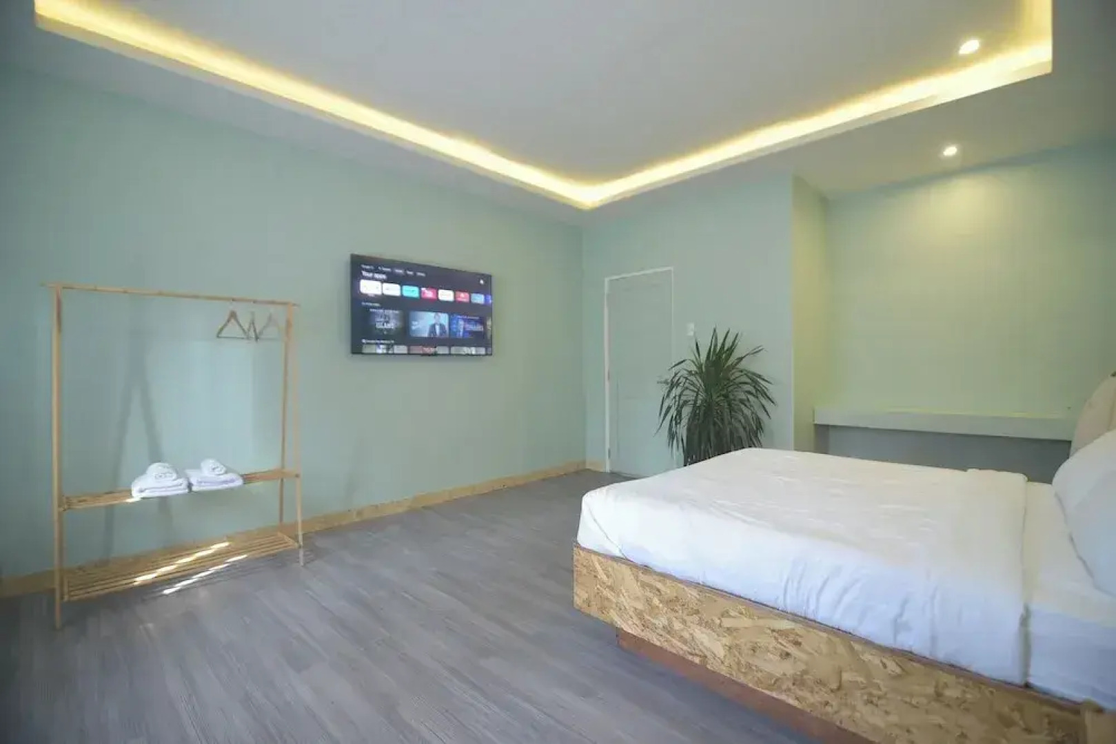 Mosaic Liwliwa Hotel Near Beach