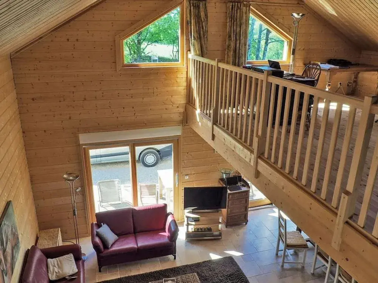 New Wooden House in a Quiet Location, Just a few Minutes From the River Lot