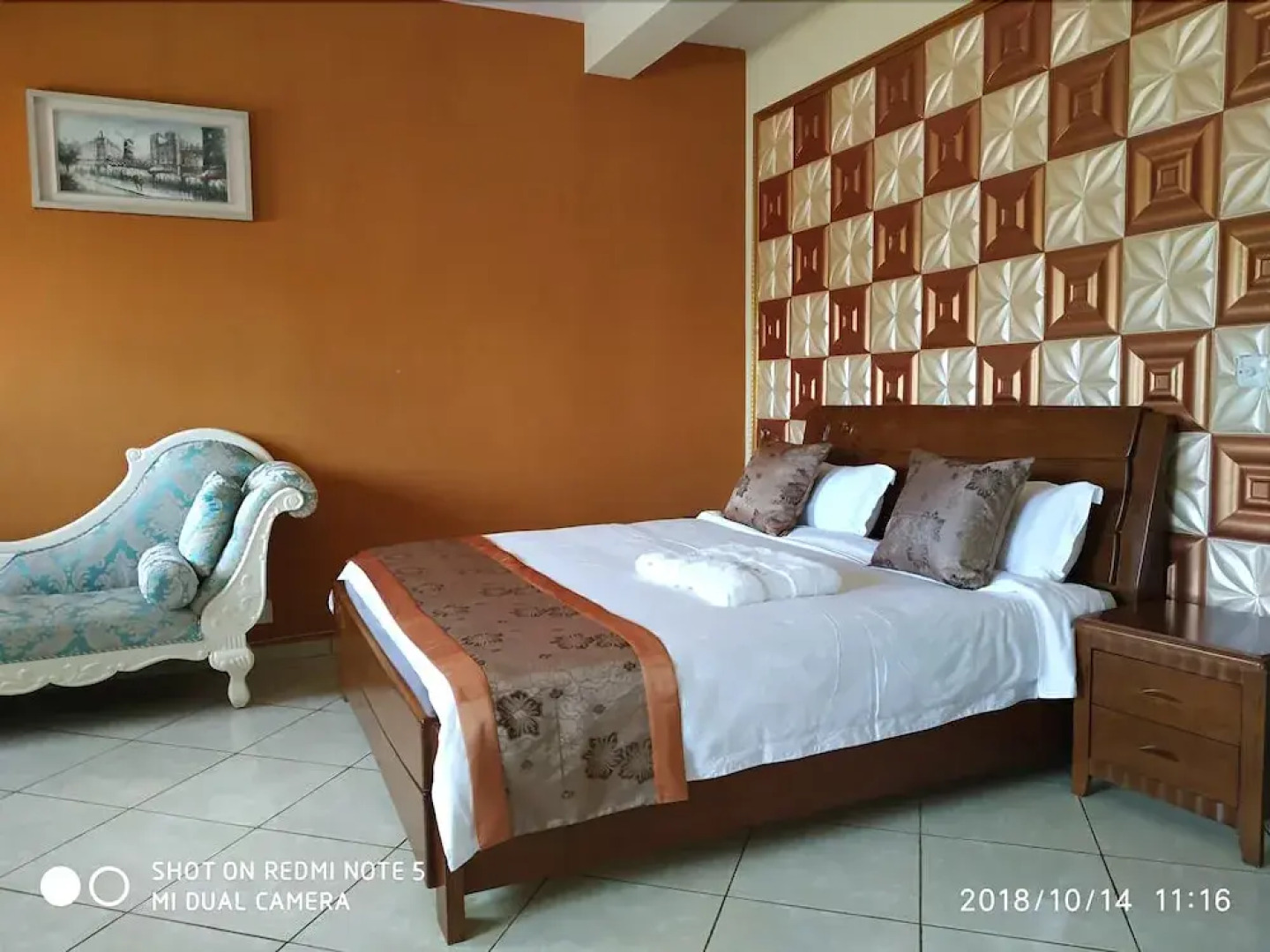 Le Golden Hse
