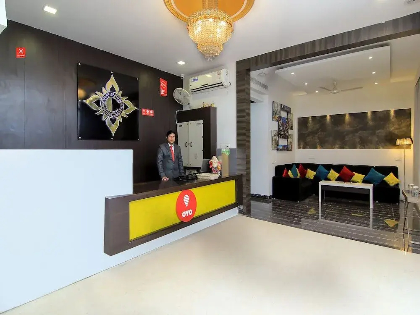 Capital O 28615 Hotel Crossroad