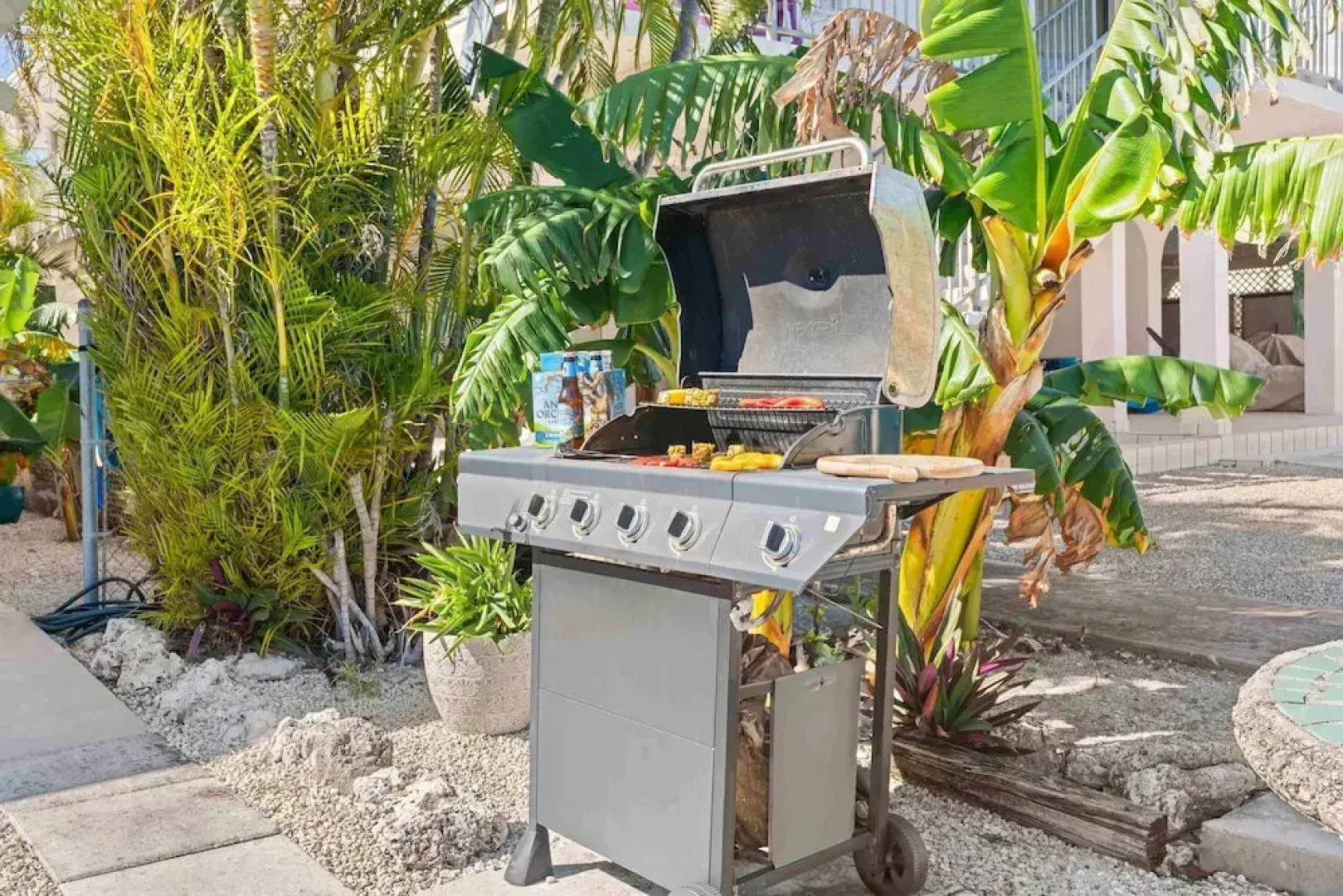 Seabreeze Cove Waterfront Gem 38 Foot Dock Cabana Club