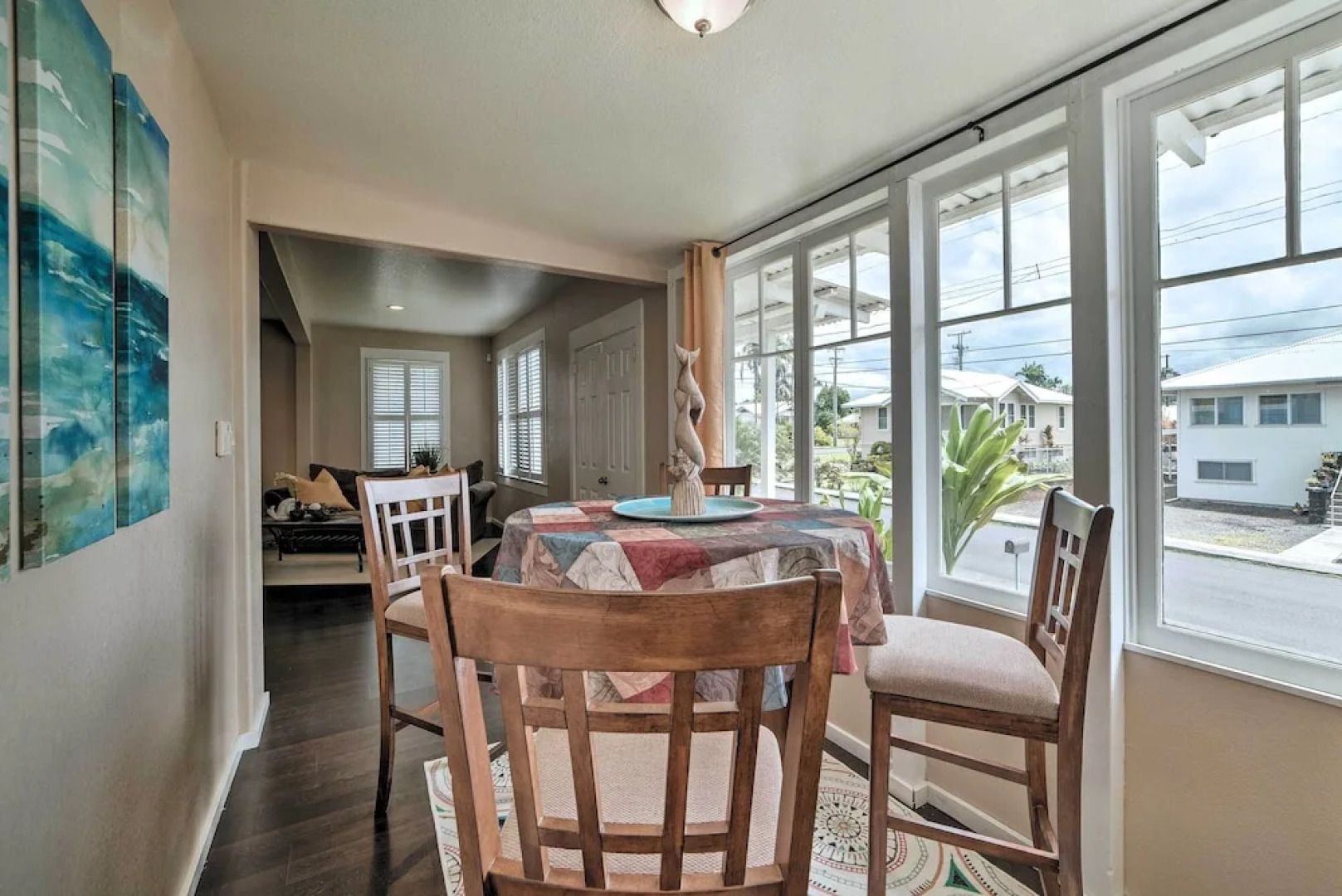 Hawaiian Hideaway w/ Yard < 2 Miles to Hilo Bay!