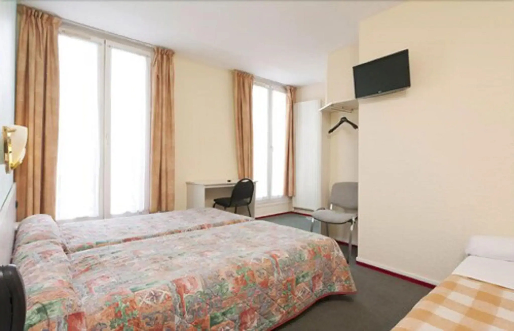 Отель Ferney République