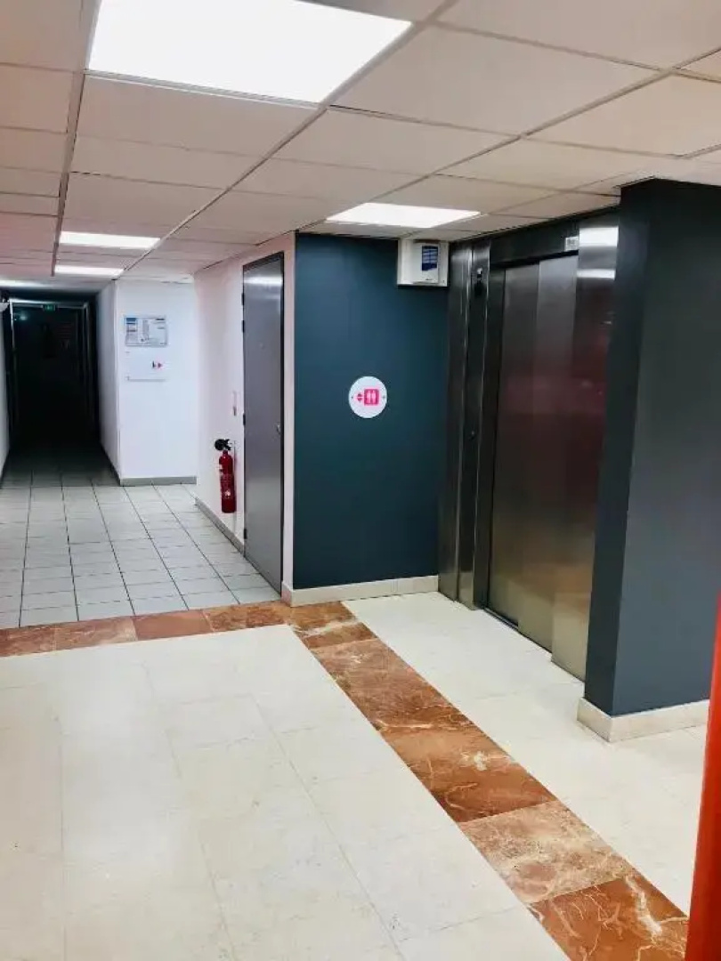 Studio en face Hopital Nord avec terrasse