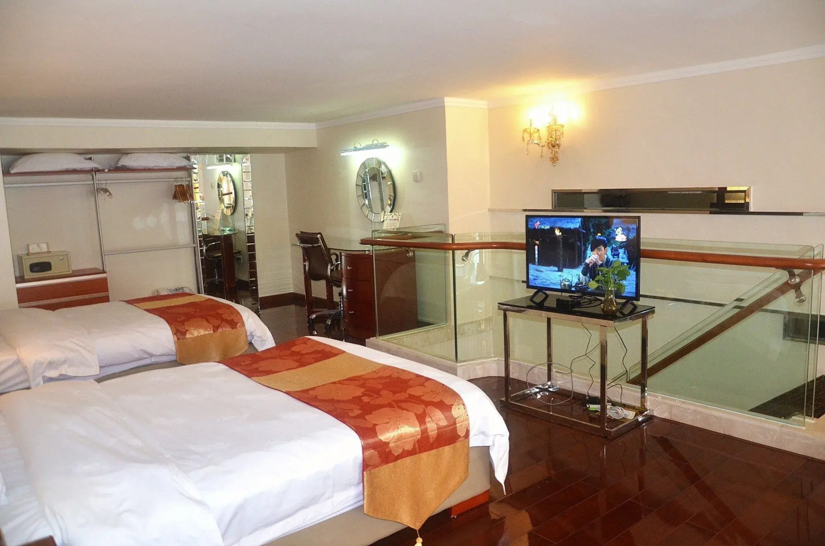 South & North International Apartment