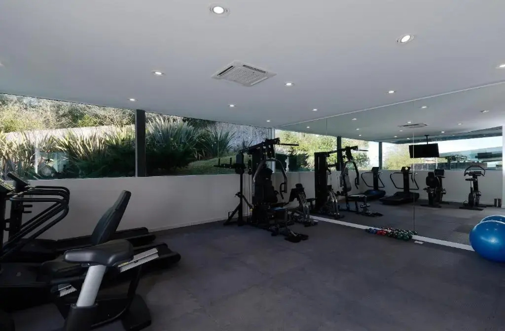 Edificio Q by depptö