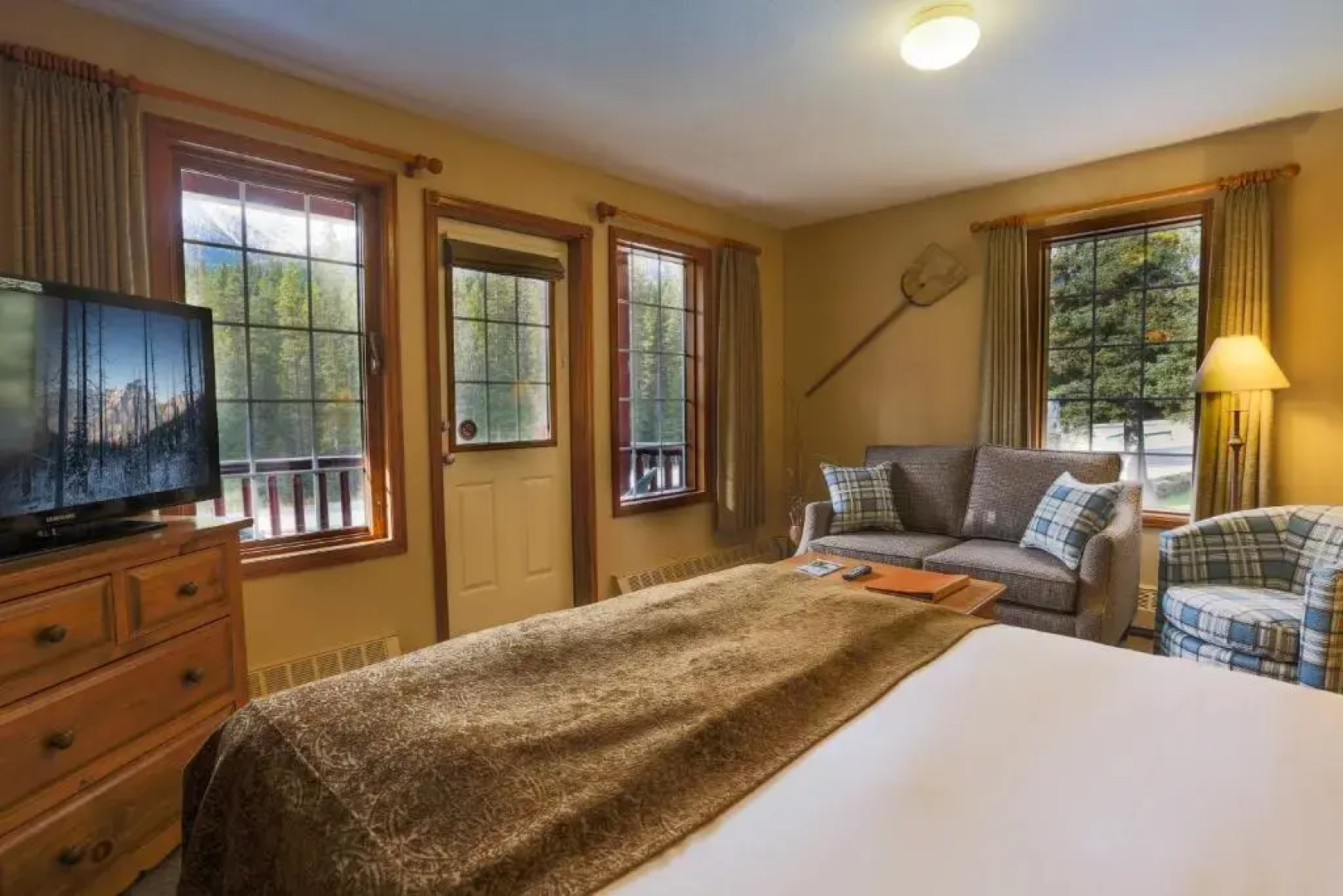 Paradise Lodge & Bungalows