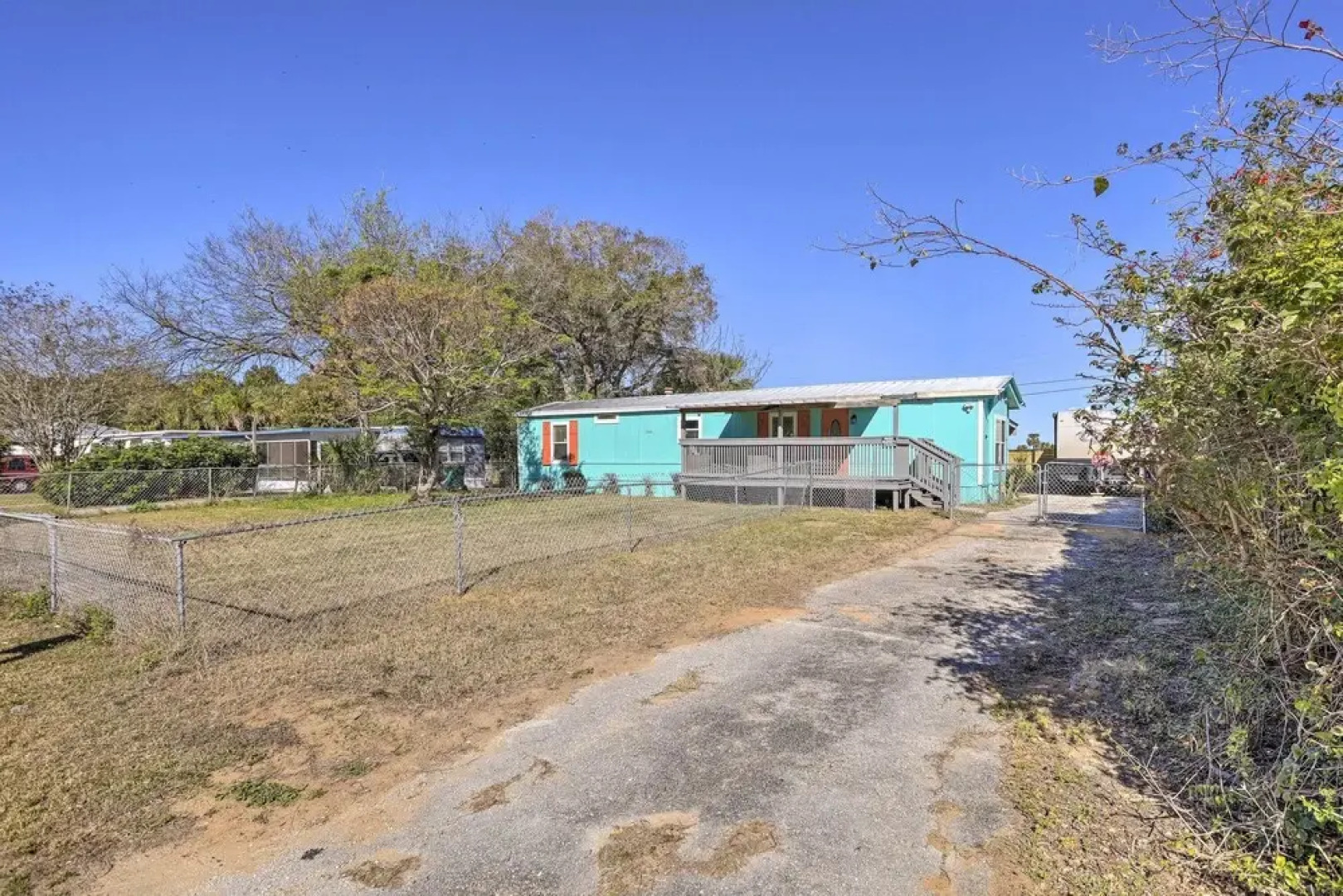 Pet-friendly Home w/ Deck - 6 Mi to Cocoa Village!