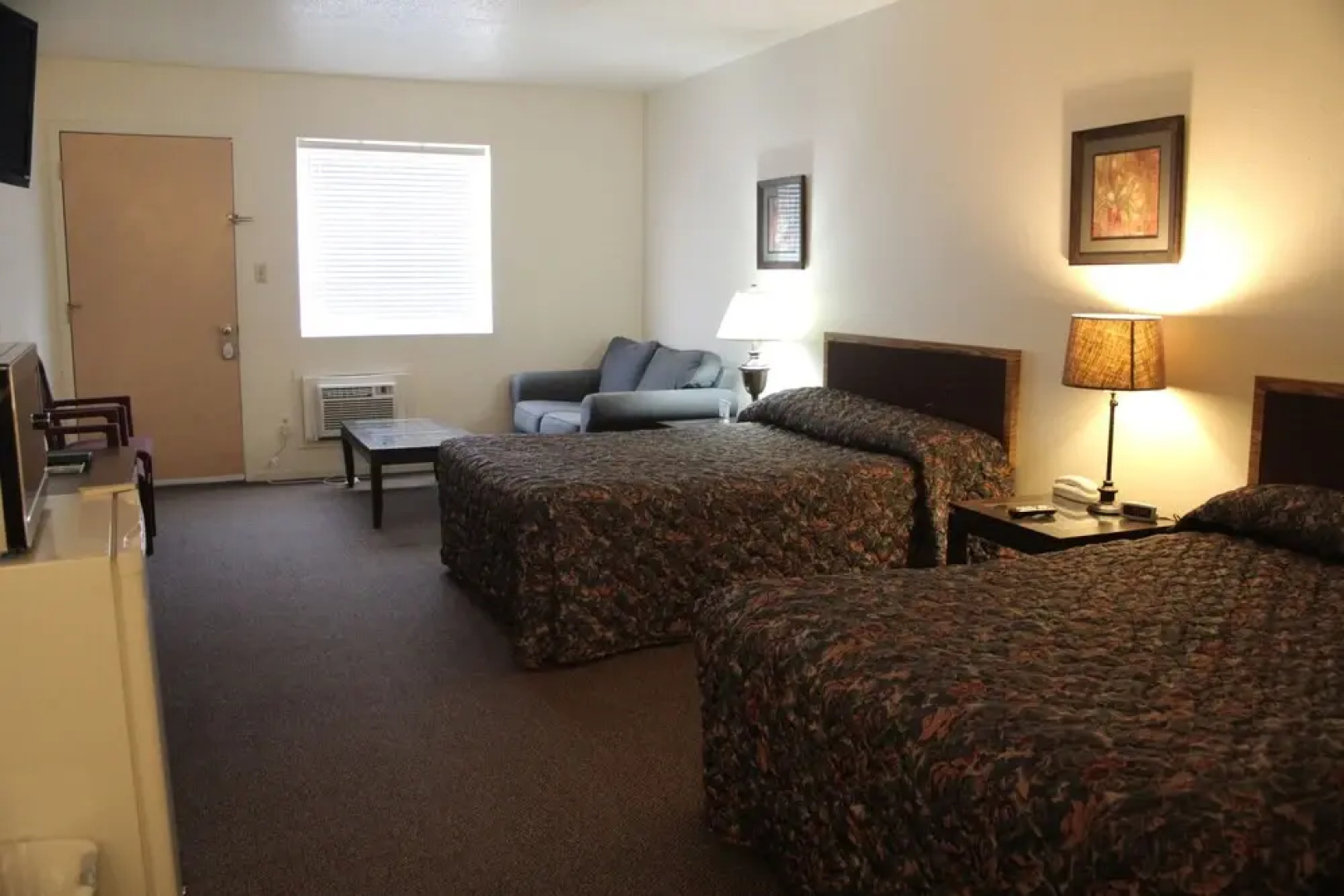 The Lake House Inn
