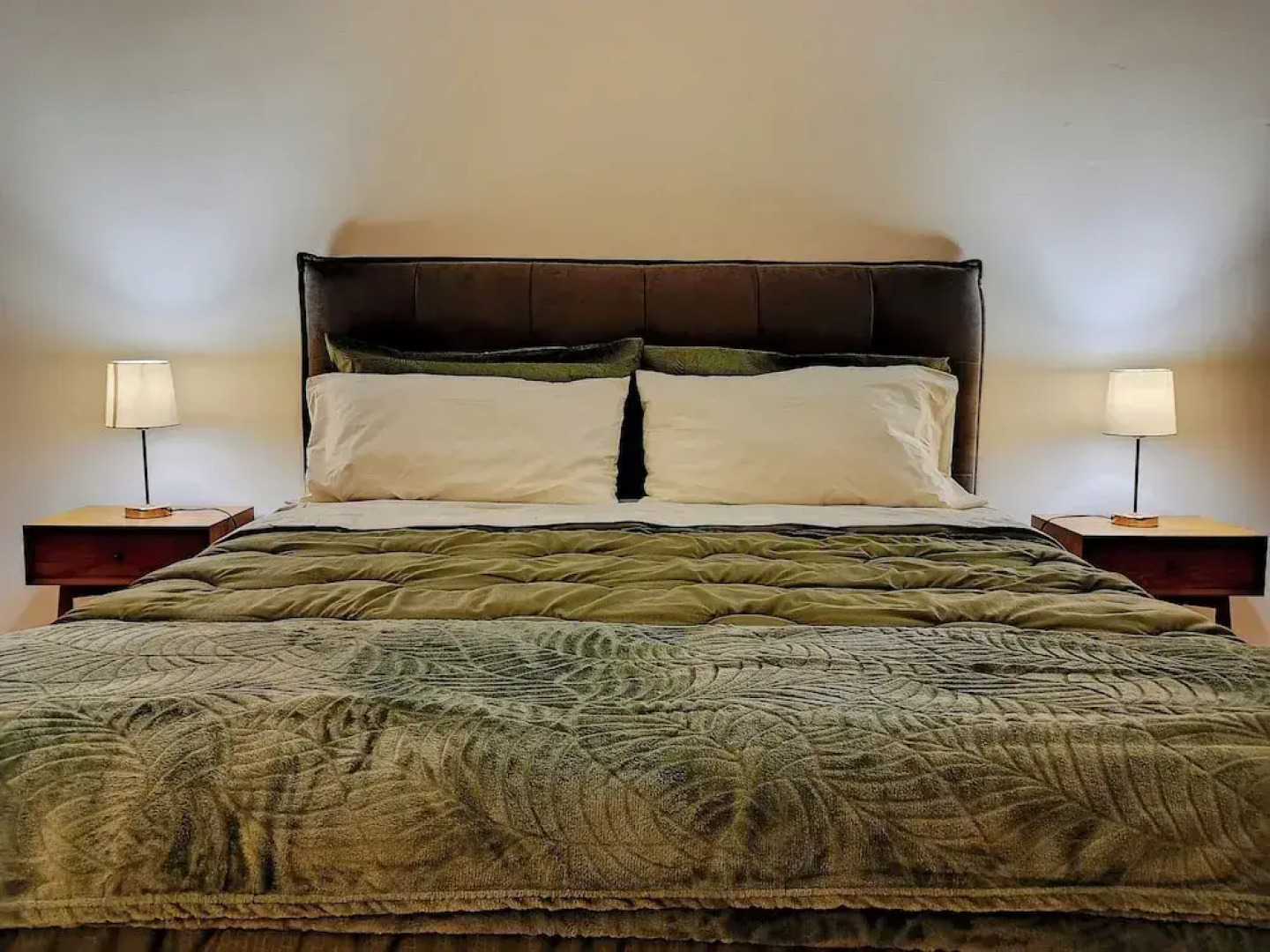 Rosy Suite Bed & Breakfast