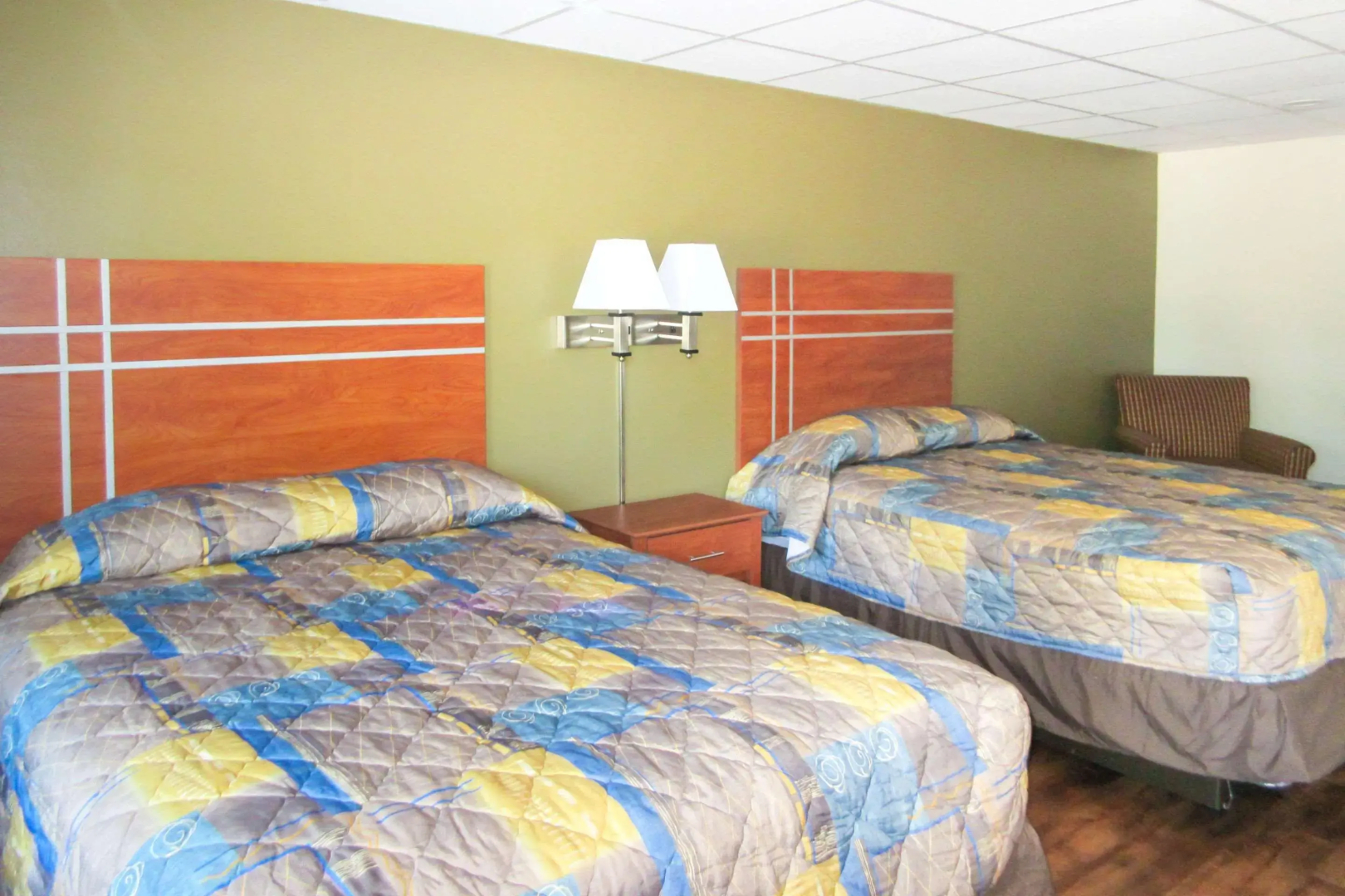 Red Roof Inn & Suites Swansea