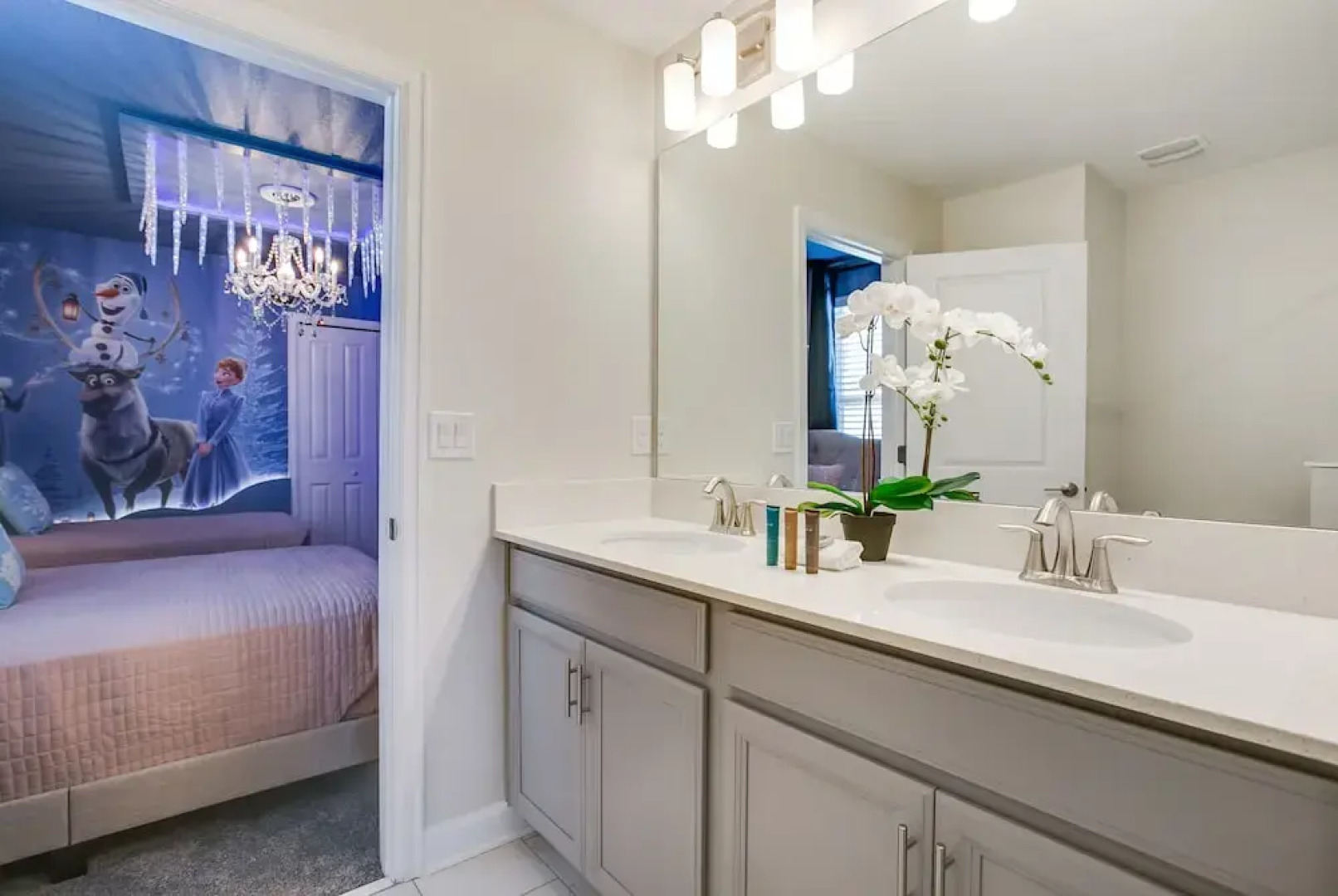 Stunning Villa w/ No Rear Neighbors! Near Disney