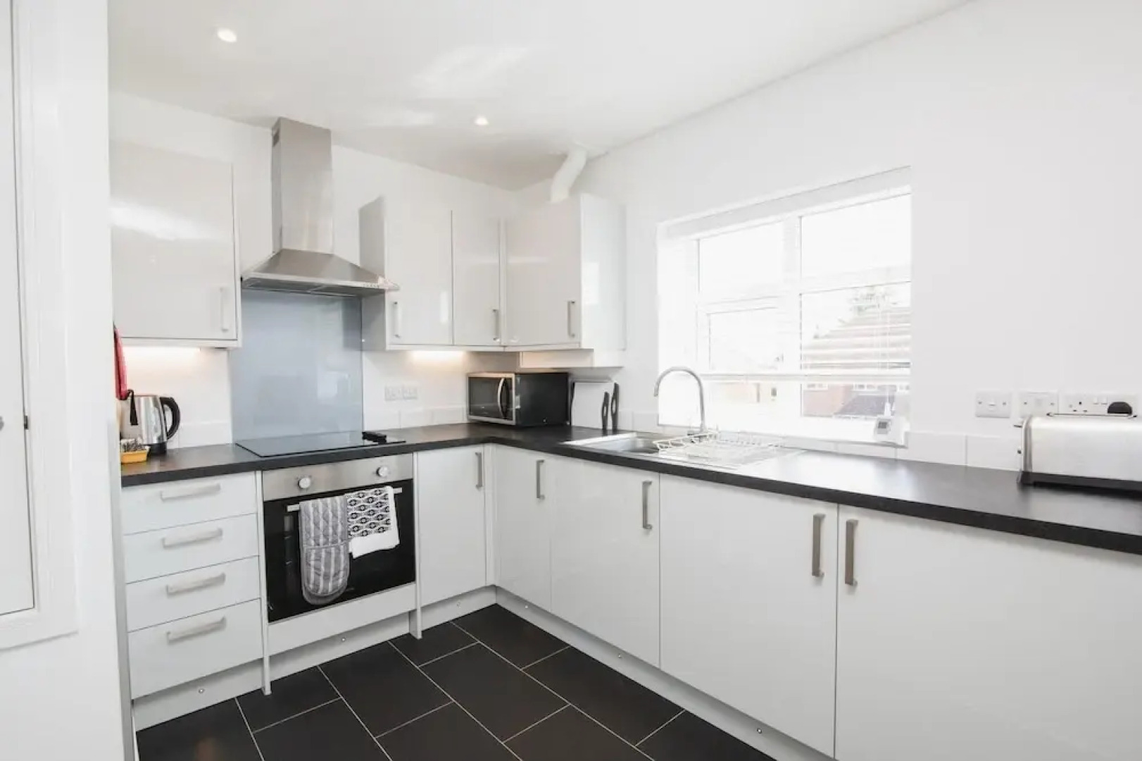 NEW 2BD Pontact Flat in the Heart of Didcot