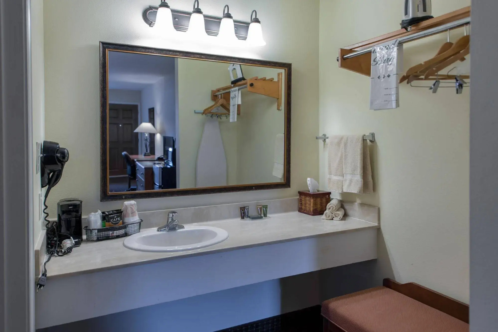 The Stagecoach Inn of Woodville