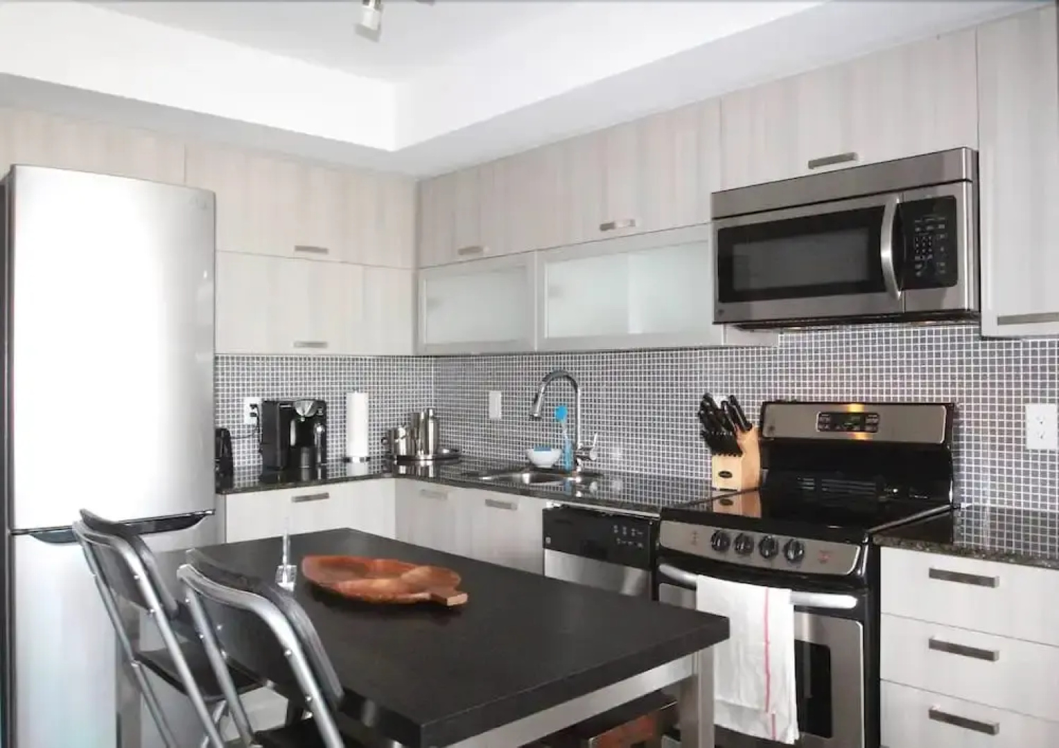 AOC Suites - Penthouse Condo