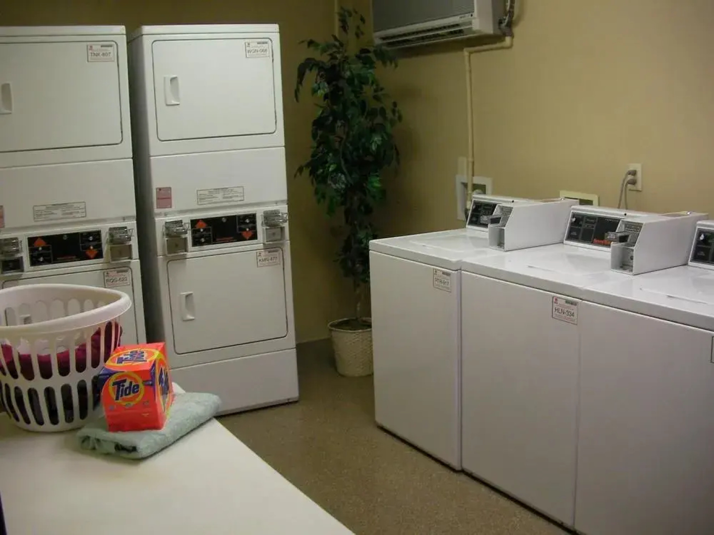 Days Inn And Suites Sellersburg