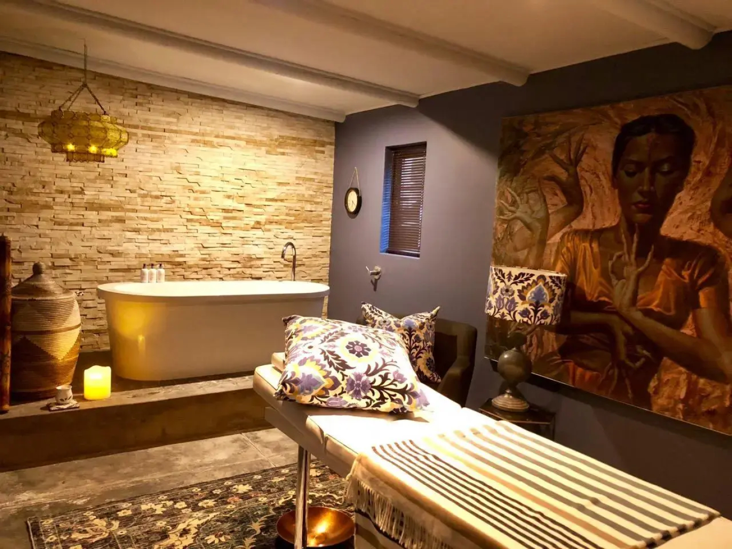 Abalone Hotel & Villas
