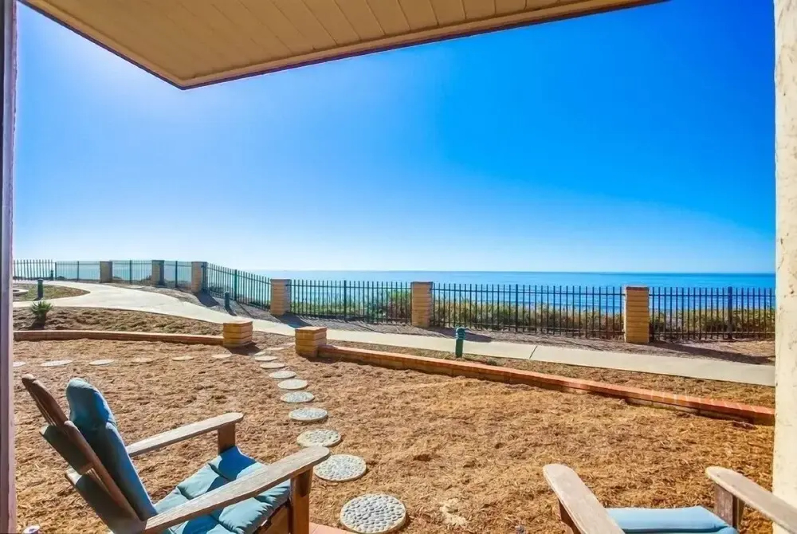 Remodeled Beachfront Condo With Pool and Beach Access Dmst14 by Redawning