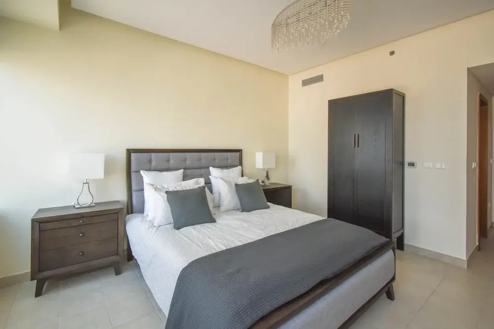 Airbetter - Madina Tower Cluster O JLT