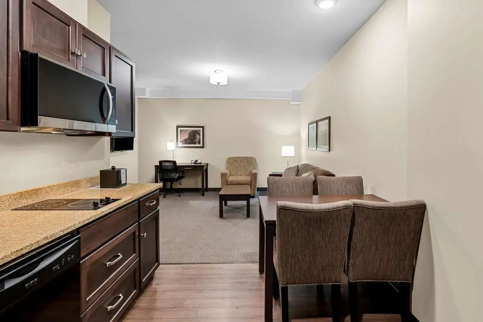 Best Western Plus Lacombe Inn & Suites