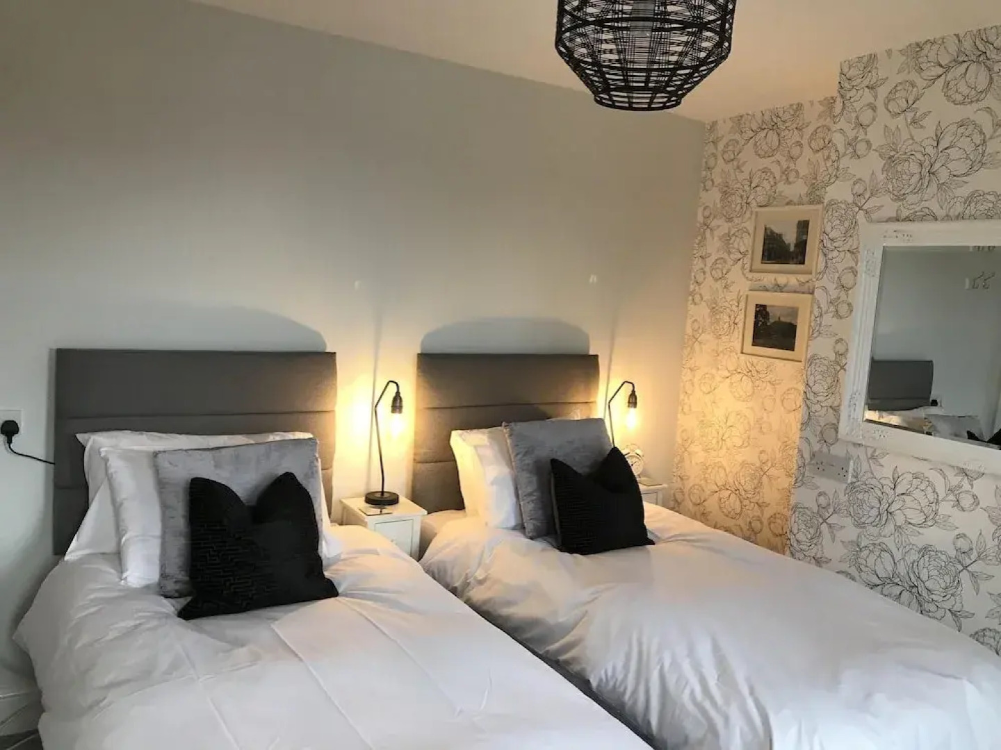 The Glastonbury Townhouse