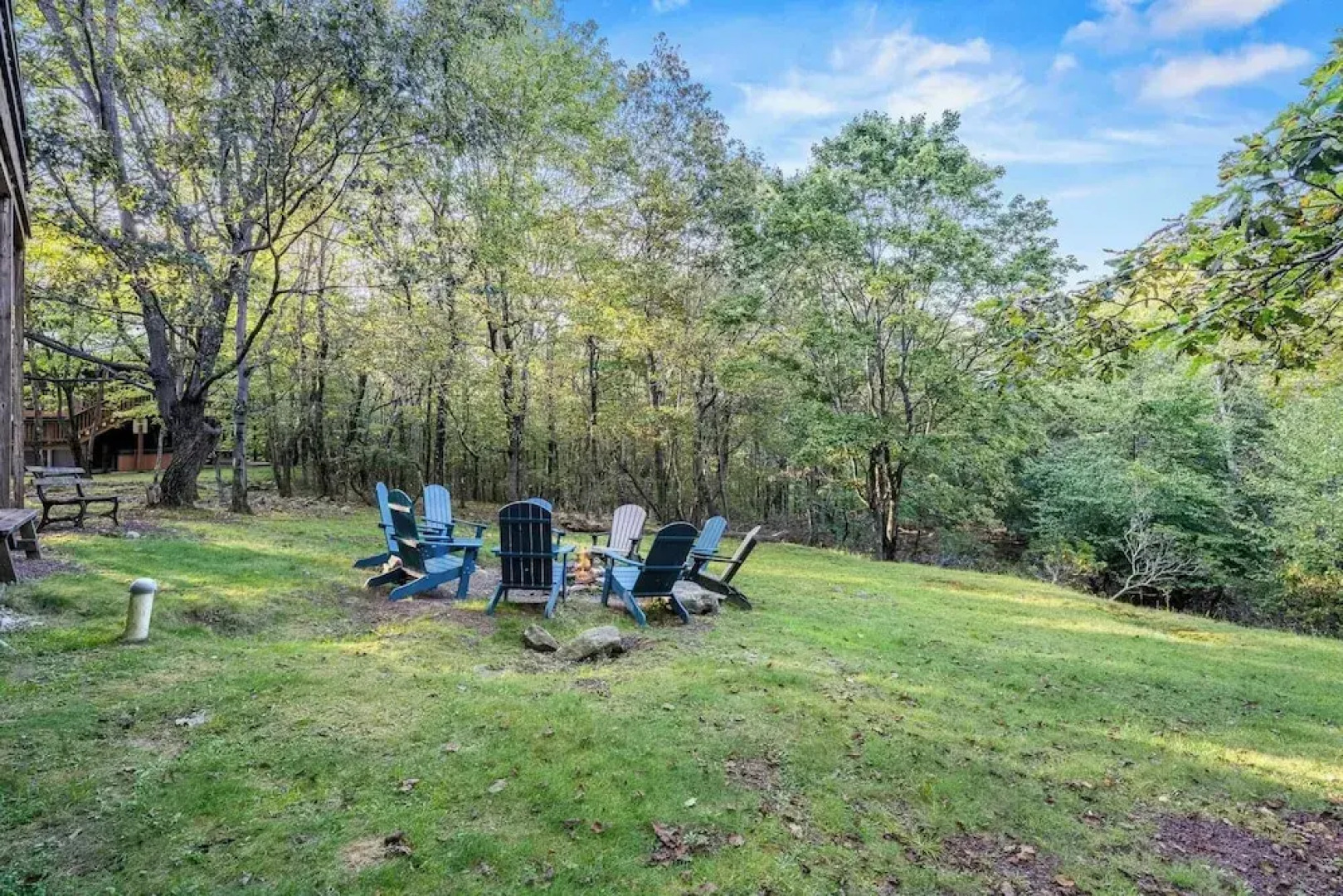 Sky View Chalet by Avantstay Stunning Interior, Spacious Deck, Hot Tub, & View