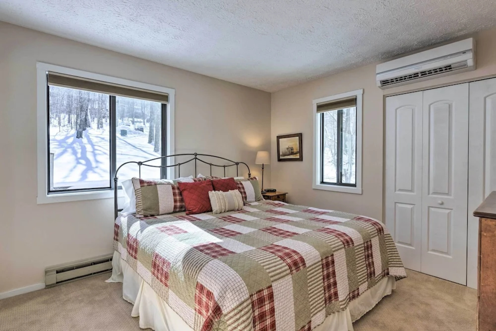 Bright Wintergreen Resort Home; Deck & Grill!