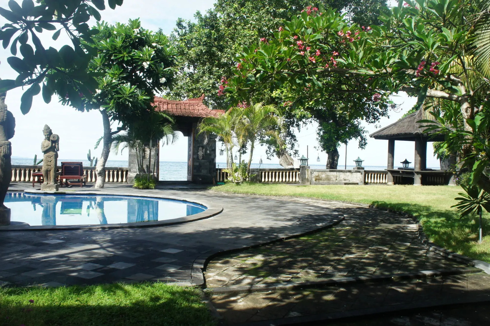 Batu Bolong Cottages