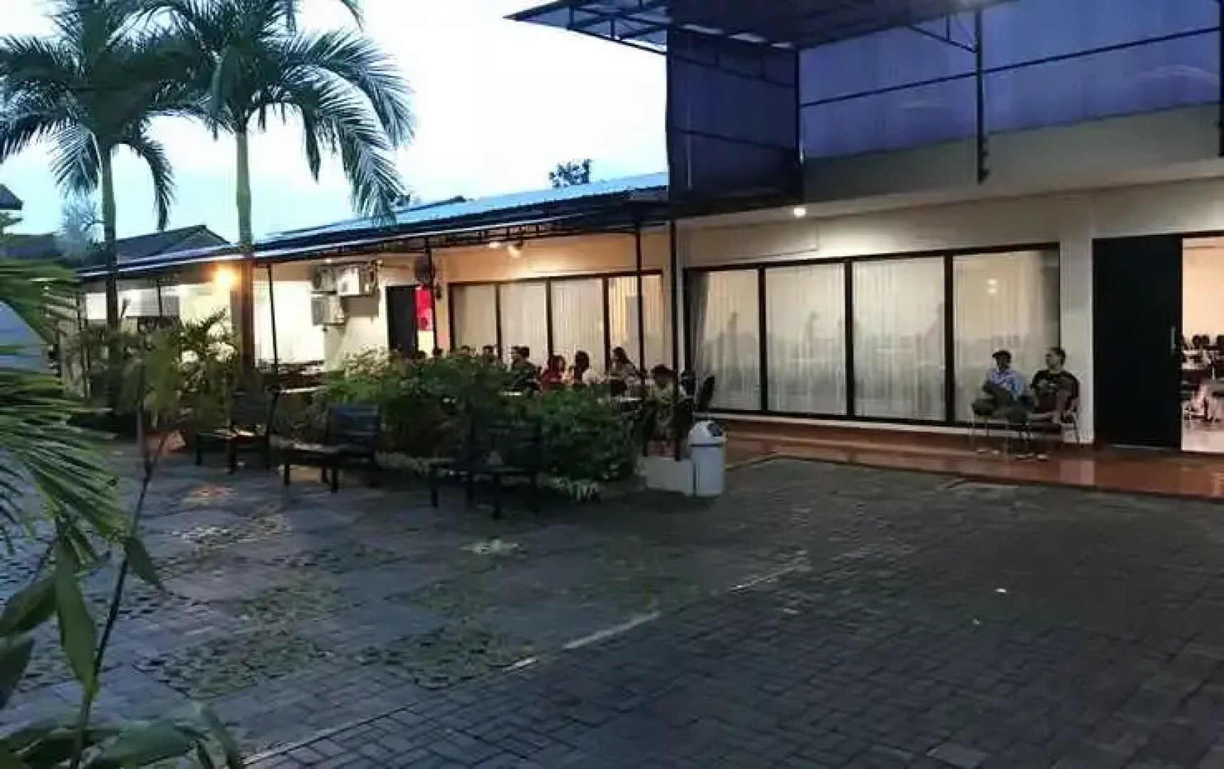 Tirta Kencana Hotel & Garden Resto