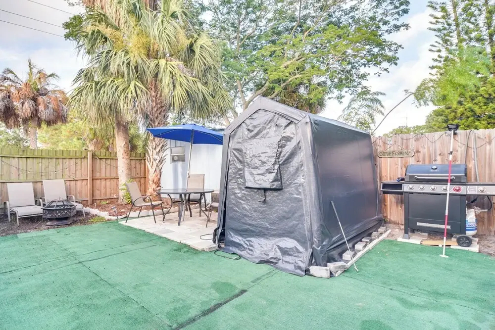 Remodeled Seminole Apt + Yard: 3 Mi to Beach!