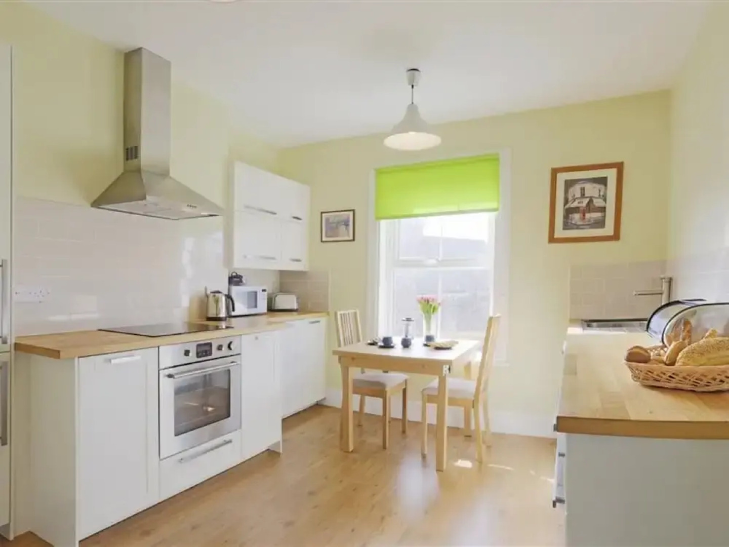Bright Apartment in Center of Southwold near Beach & Pier