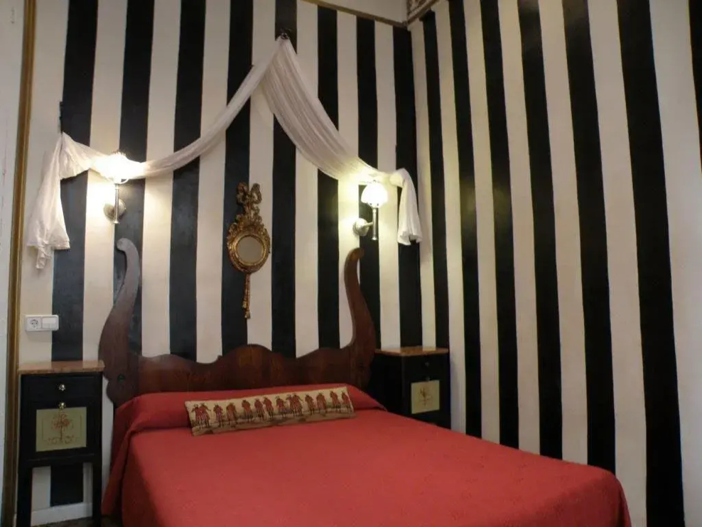 Casa Consell Gran Via Guest House