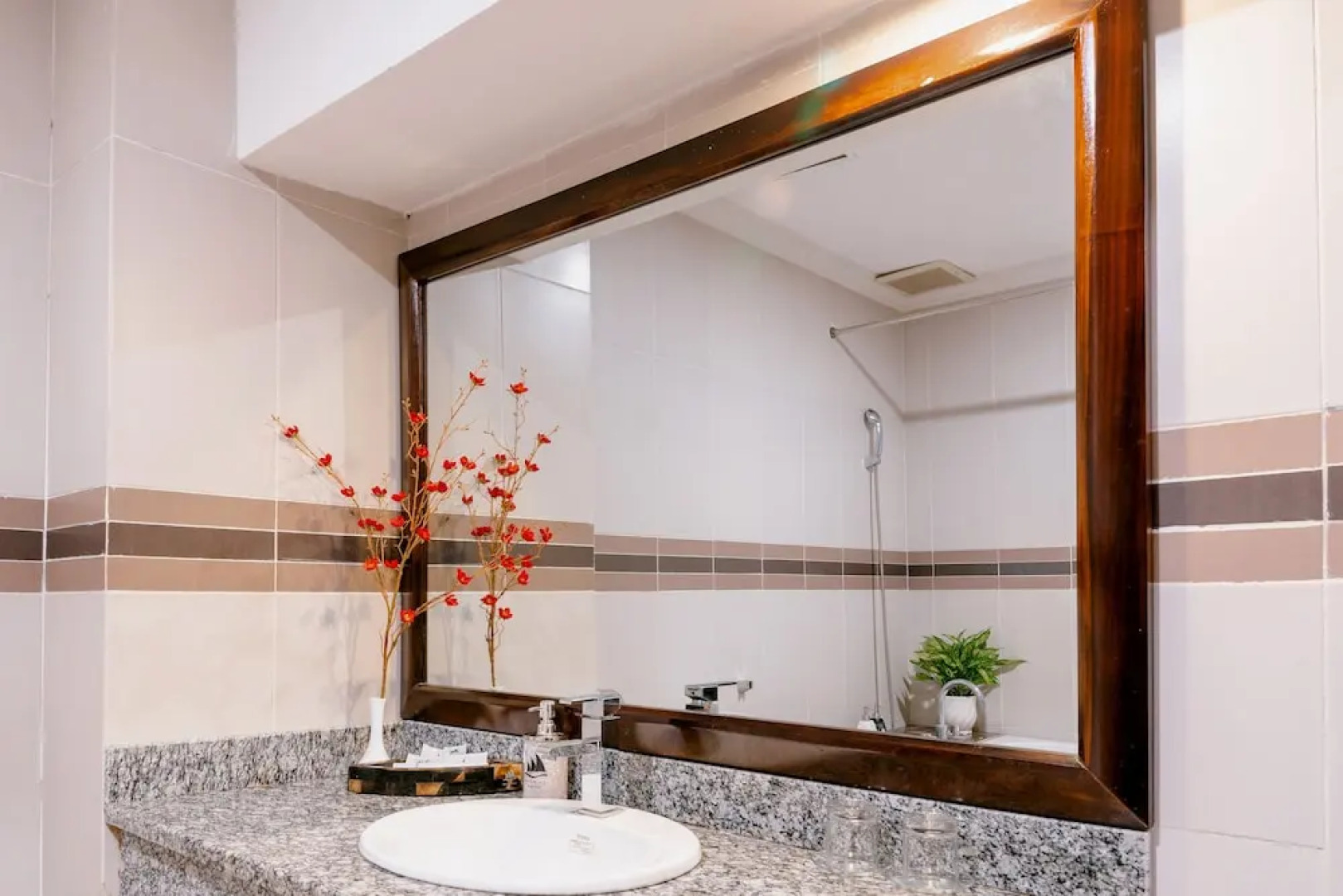 White Palace Thai Binh Hotel 1