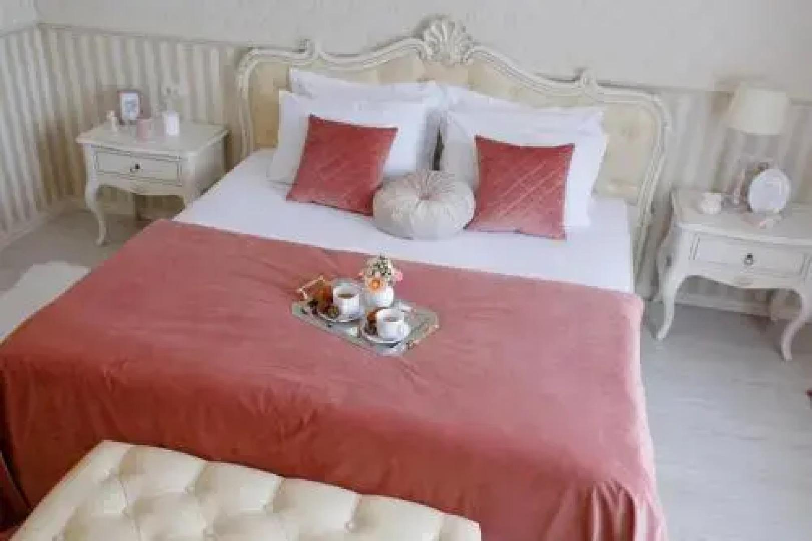 Royal Suite Apartment with Jacuzzi