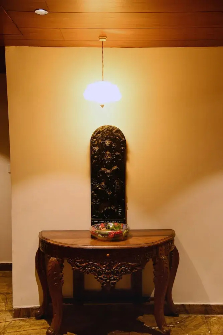 Royale Retreat Hotel & Spa Near Mall Road