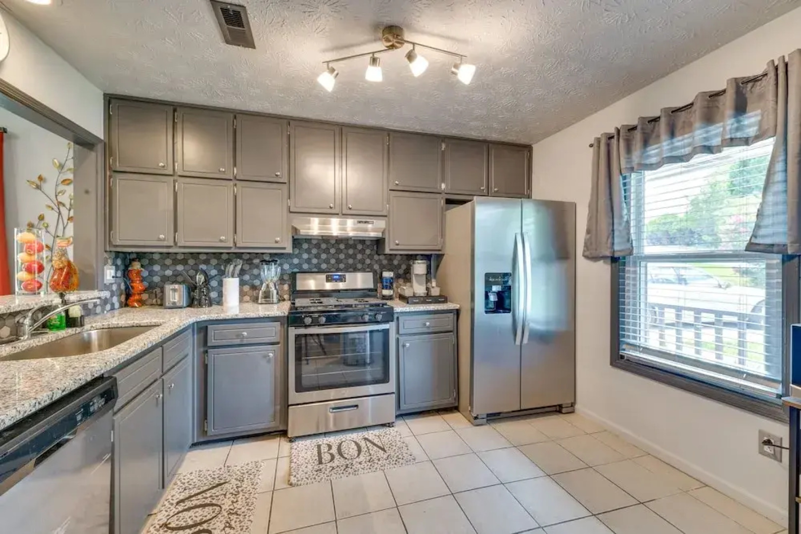 Atlanta Vacation Rental ~ 14 Mi to Downtown!