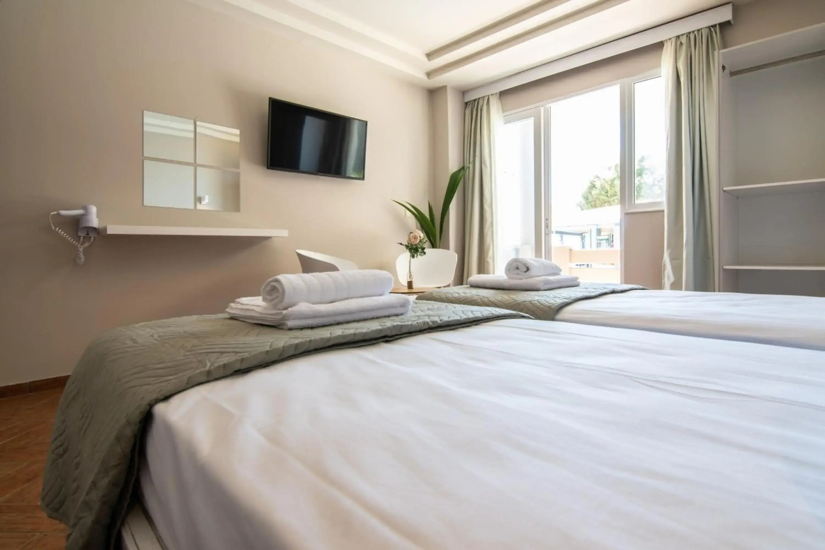 Girogiali Hotel