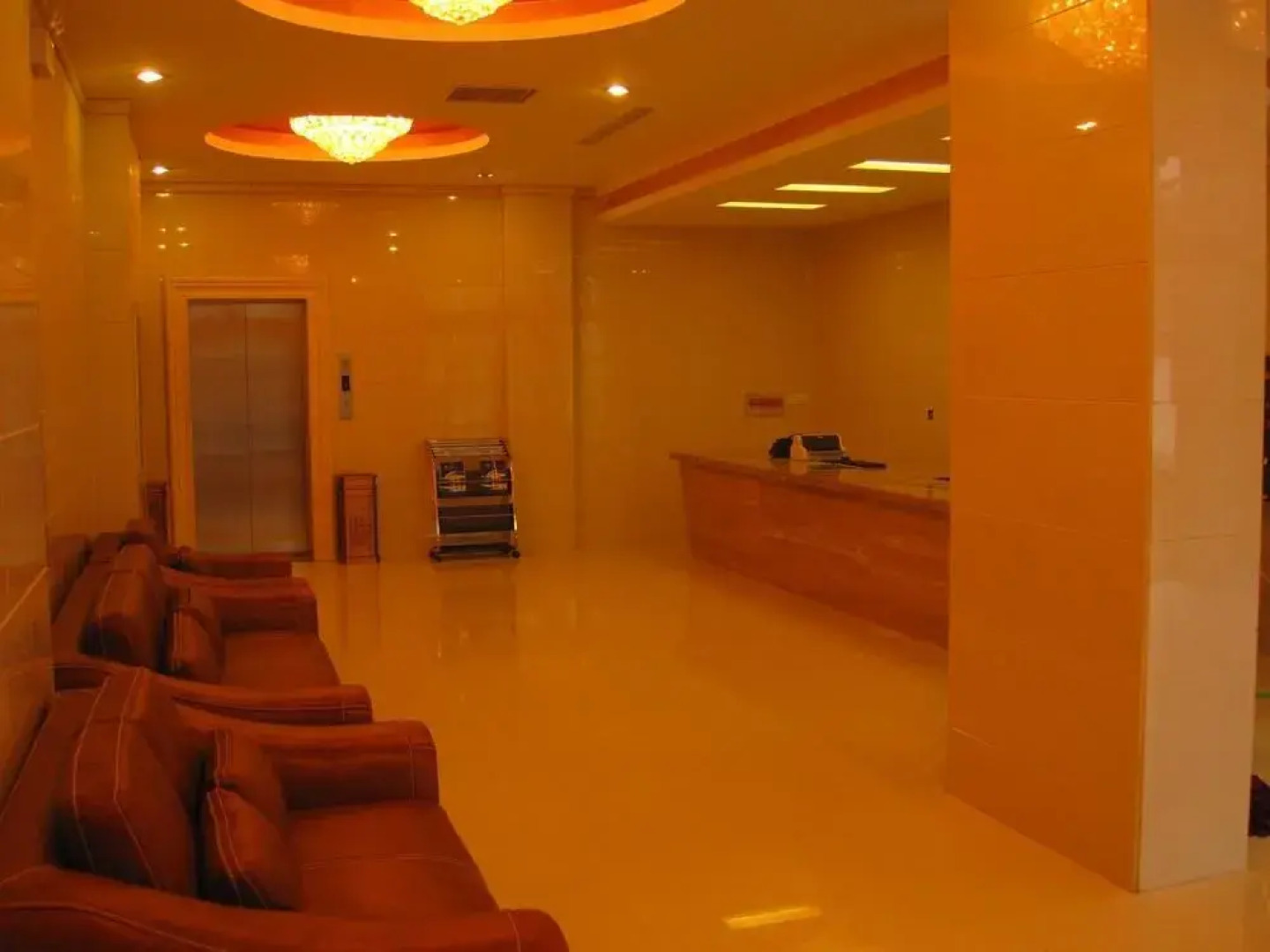 Huayi Business Hotel