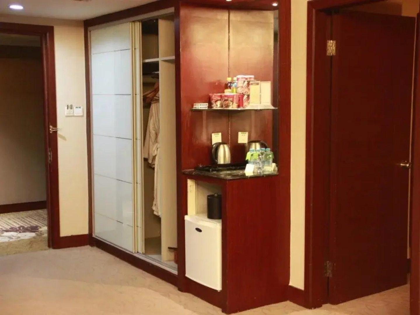 Jinlong International Hotel