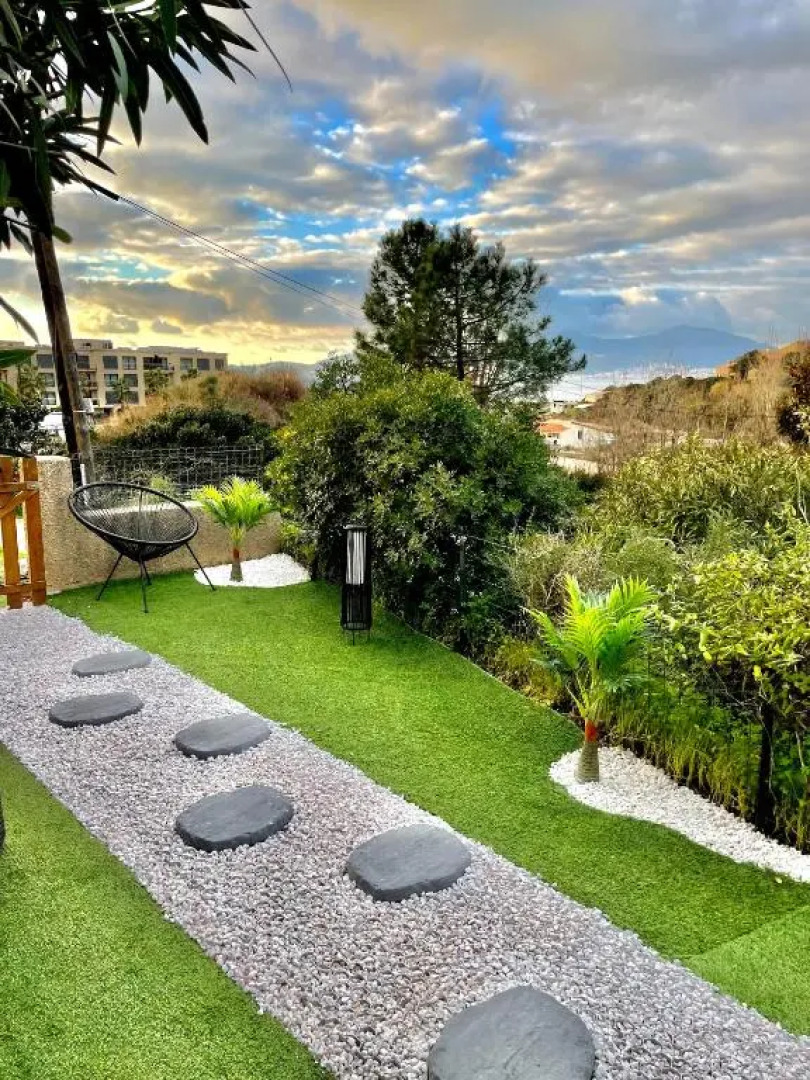 Joli studio maisonnette à 100m de la plage