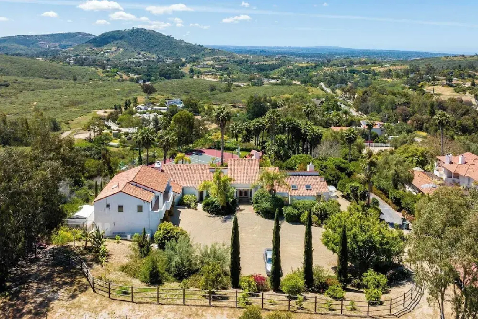 Resort-style Estate w/ Pool, Game Room & Valley Views Near Wineries The Tennis Ranch by Avantstay