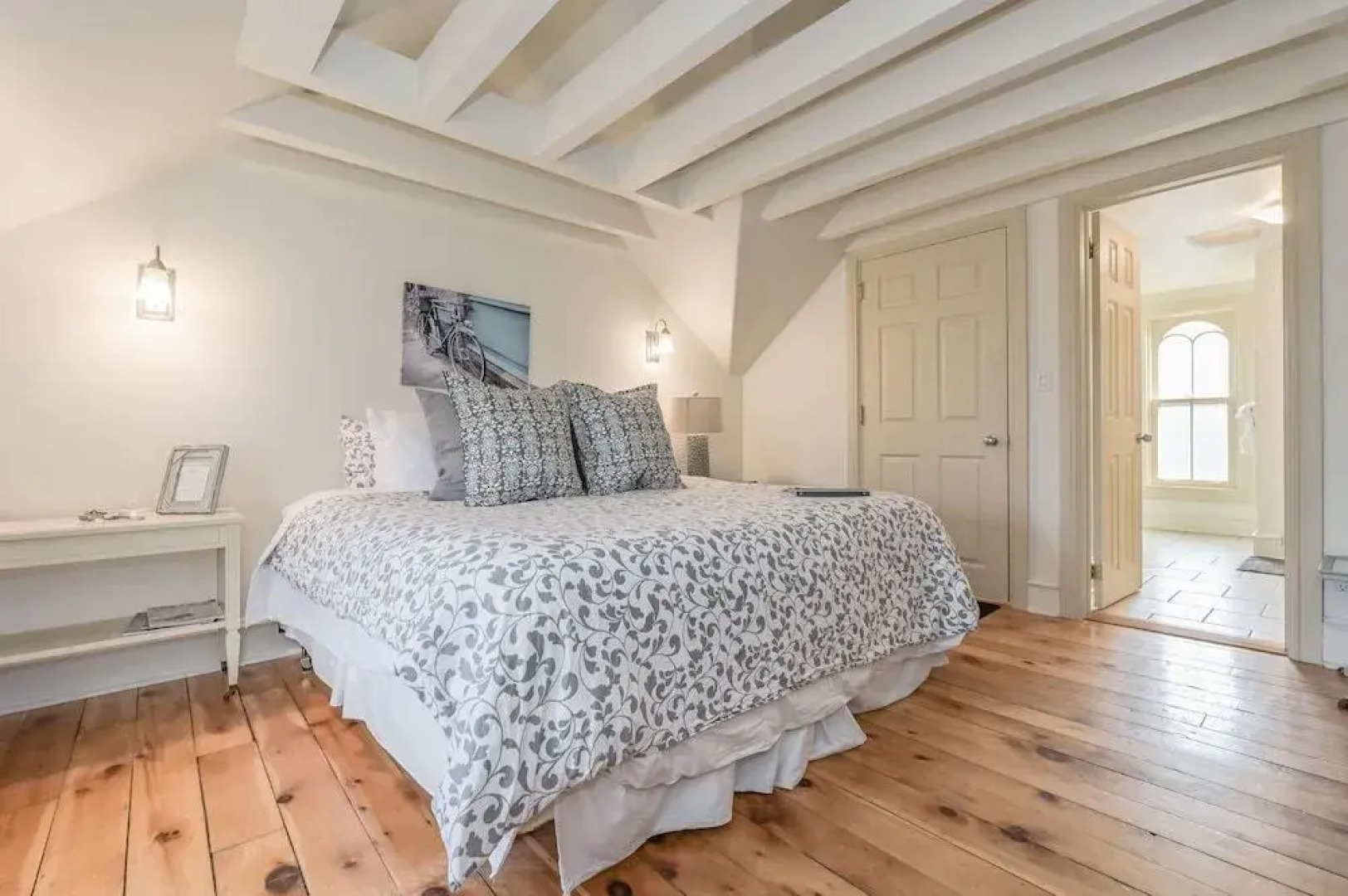 Van Galis Cafe and Inn