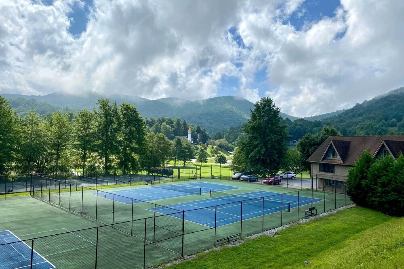 Spacious Sky Valley Home With Resort Perks!