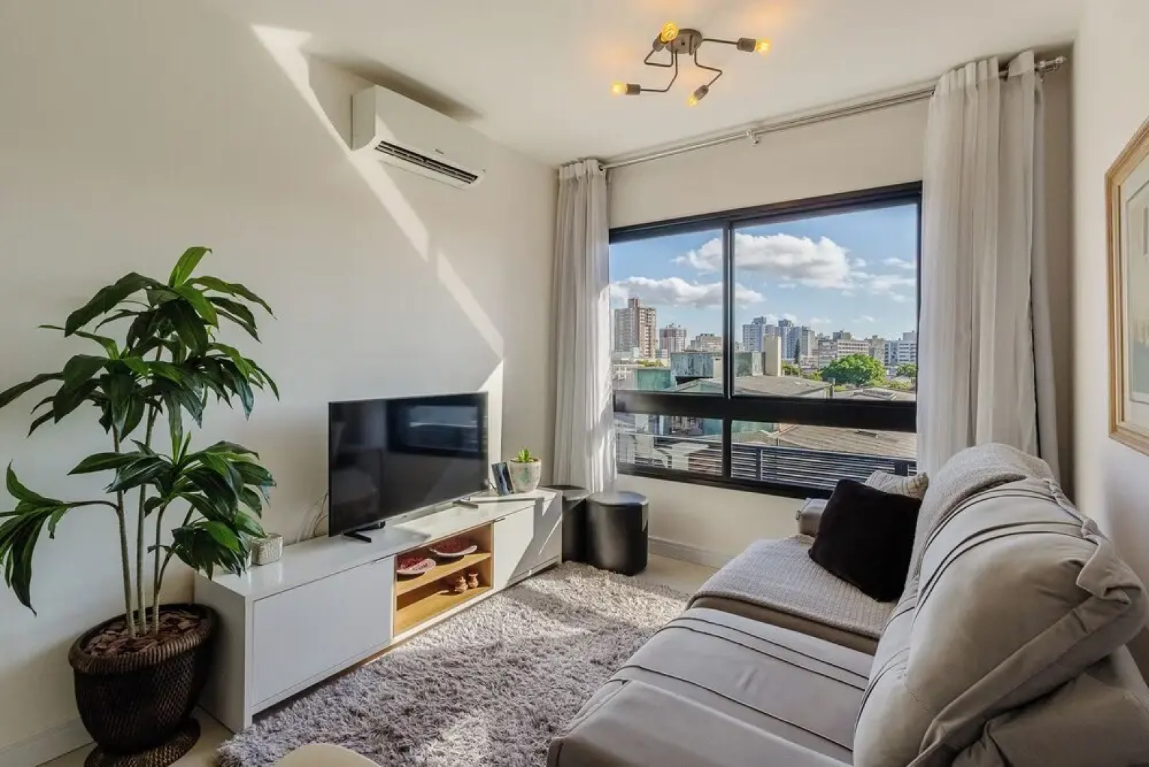 Beautiful Apartment in Condo With Pool Rpf0605